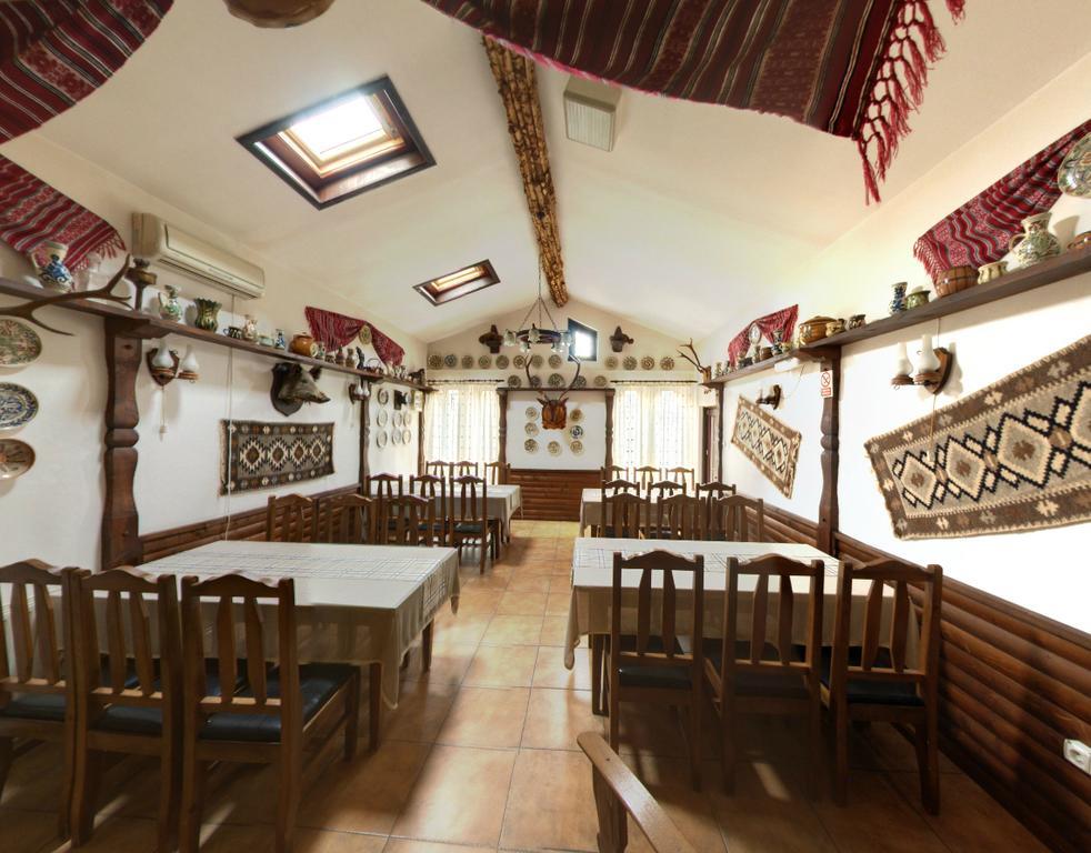 Pensiunea Cabana Soimul Comanesti  Exterior foto