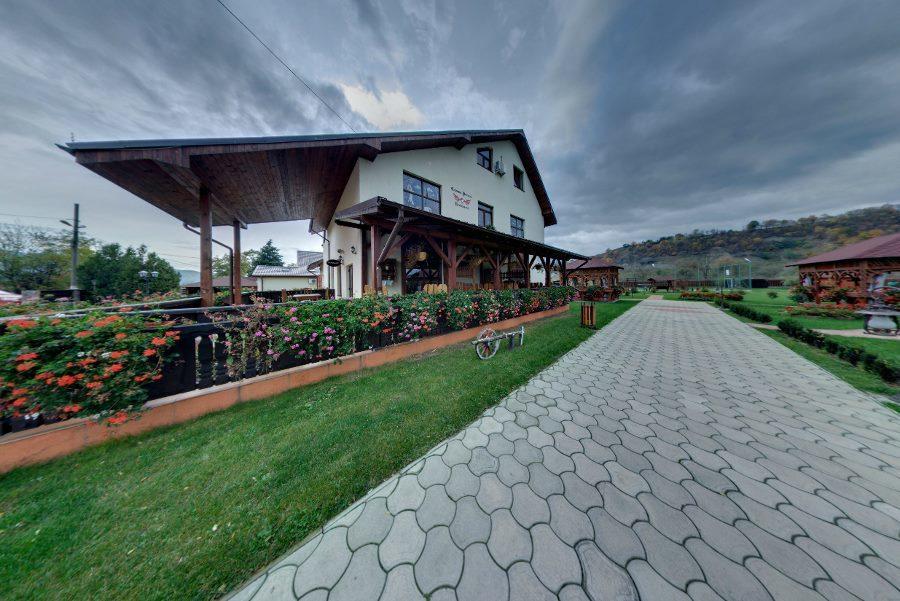 Pensiunea Cabana Soimul Comanesti  Exterior foto